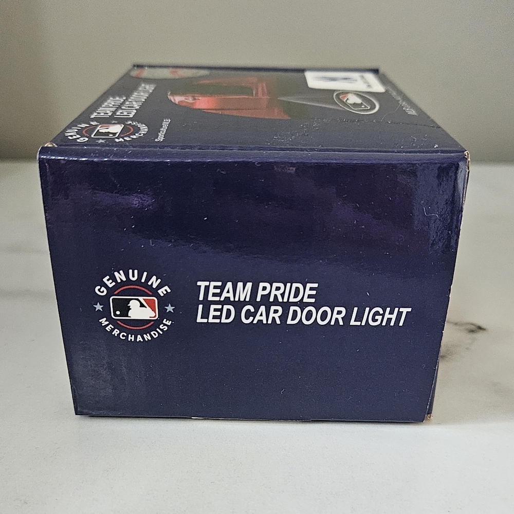 Sporticulture MLB New York Yankees LED Car Door Light- New In Box - Picture 4 of 6